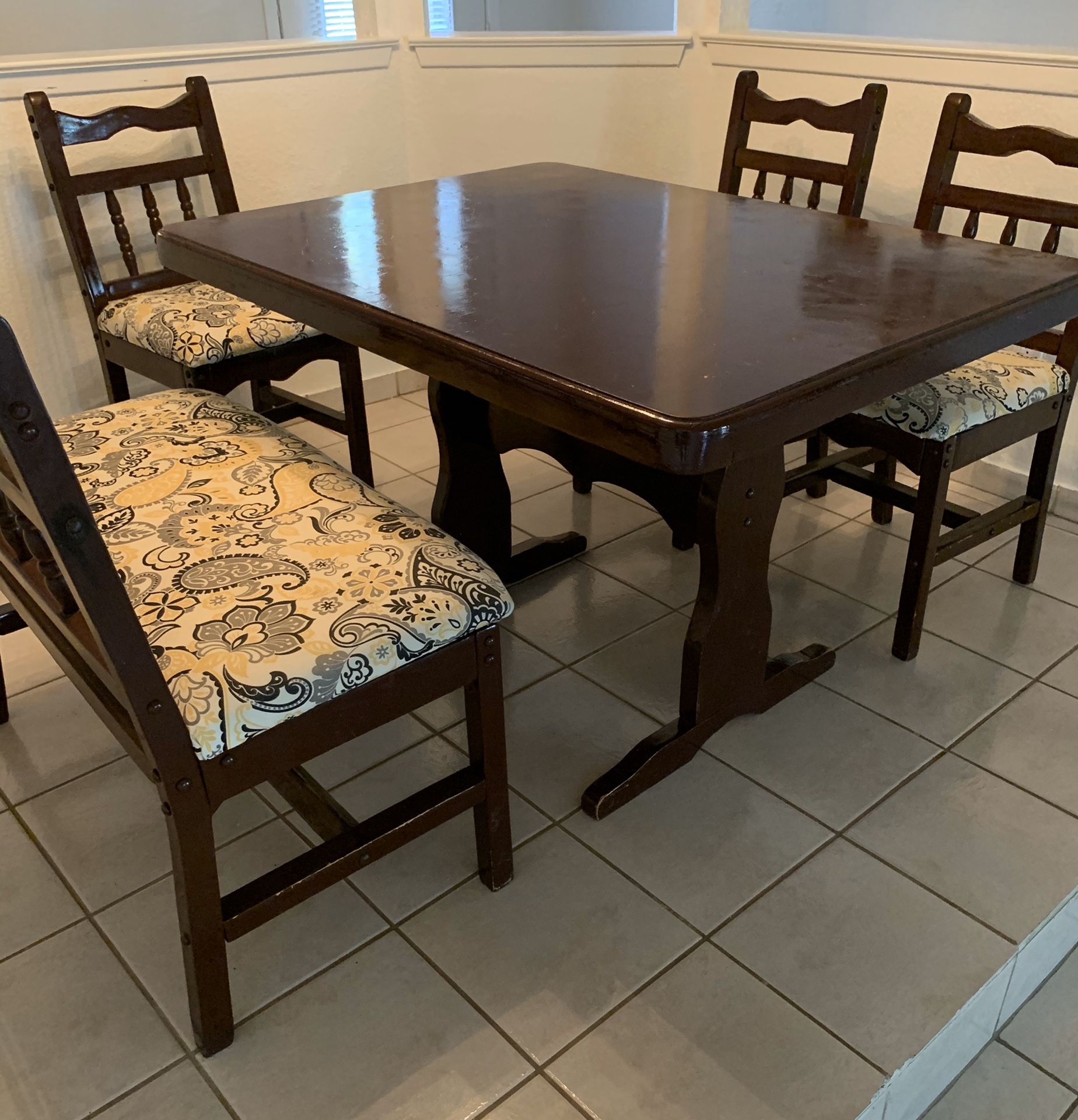Table and Chairs FREE