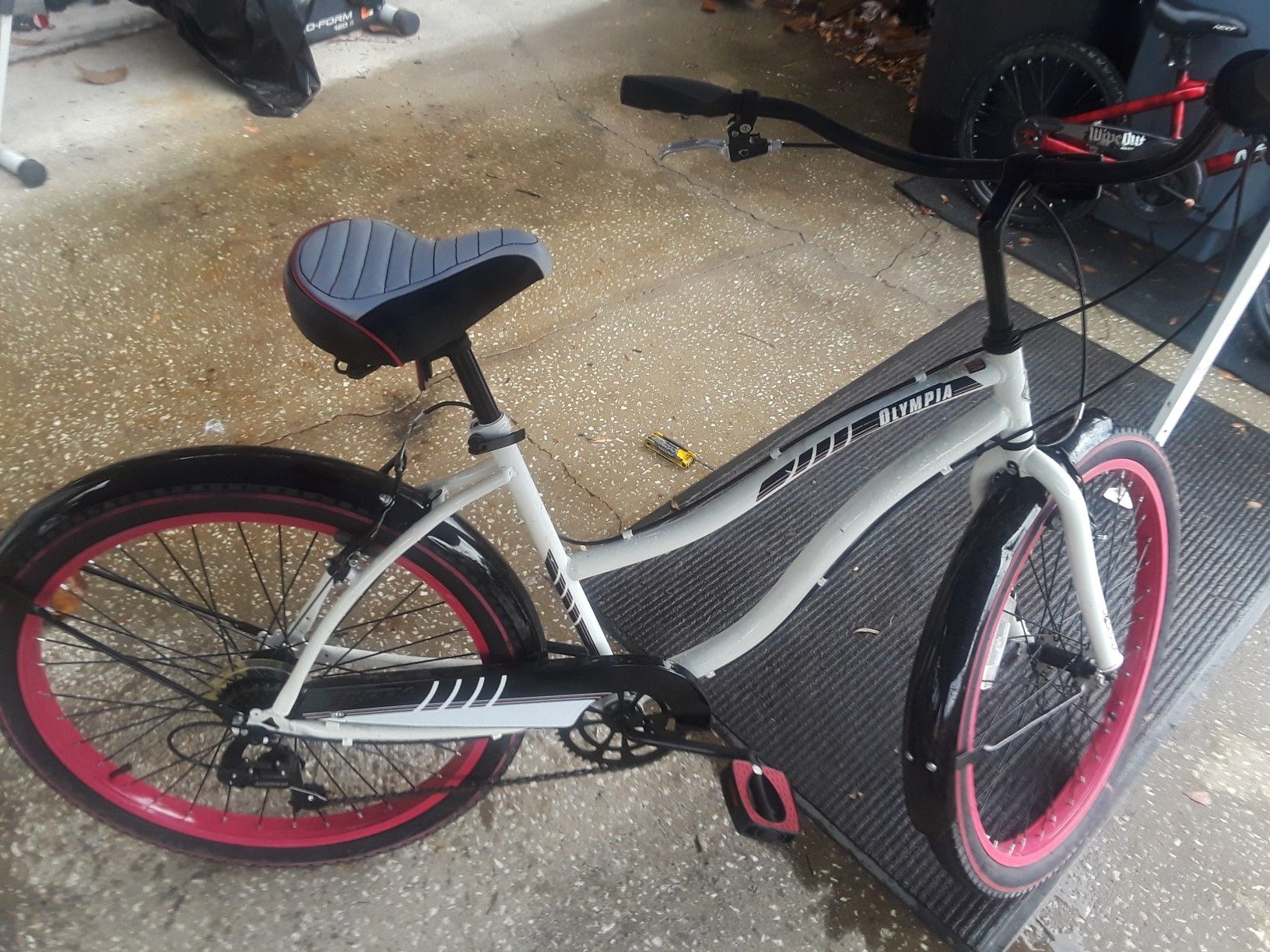New Huffy Olympia 7speed Cruiser Bike with 26" tires. Bought but not used.