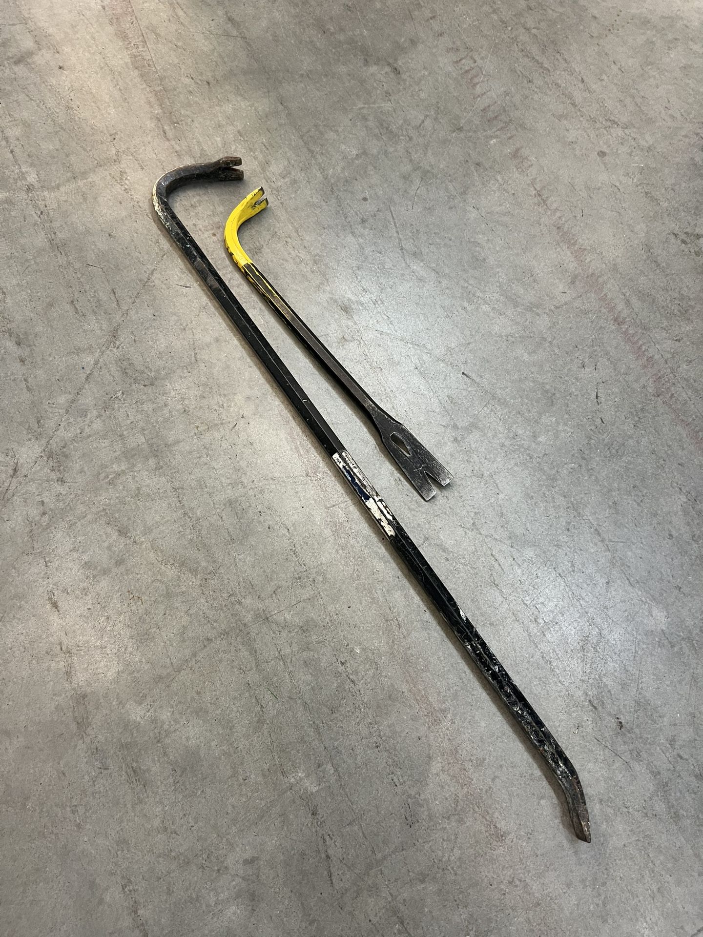 1 Large and 1 Small Crow Bar