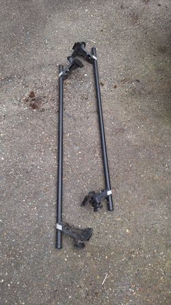 YAKIMA GUTTER MOUNT ROOF RACK  48" ROUND BARS