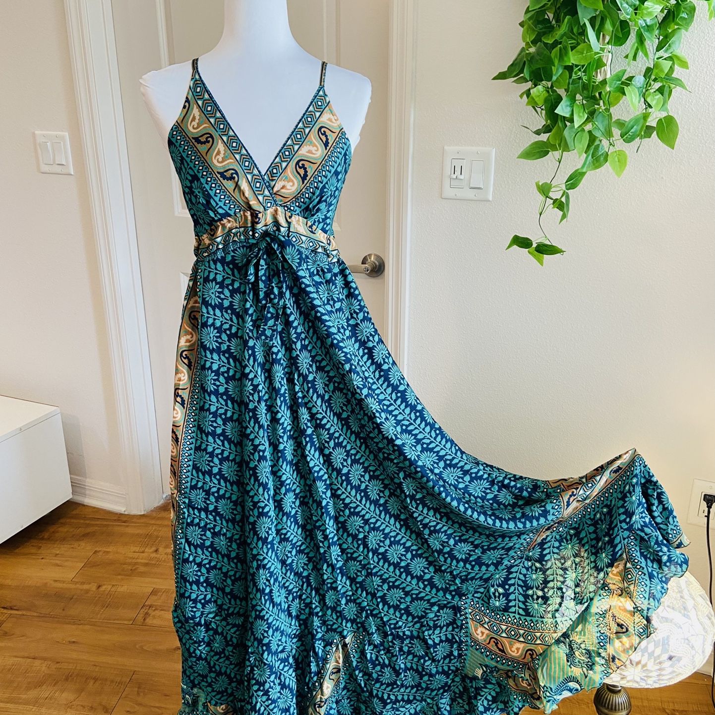 backless indian dress for women Where can I find a backless cami dress like this in India? : r/IndianFashionAddicts