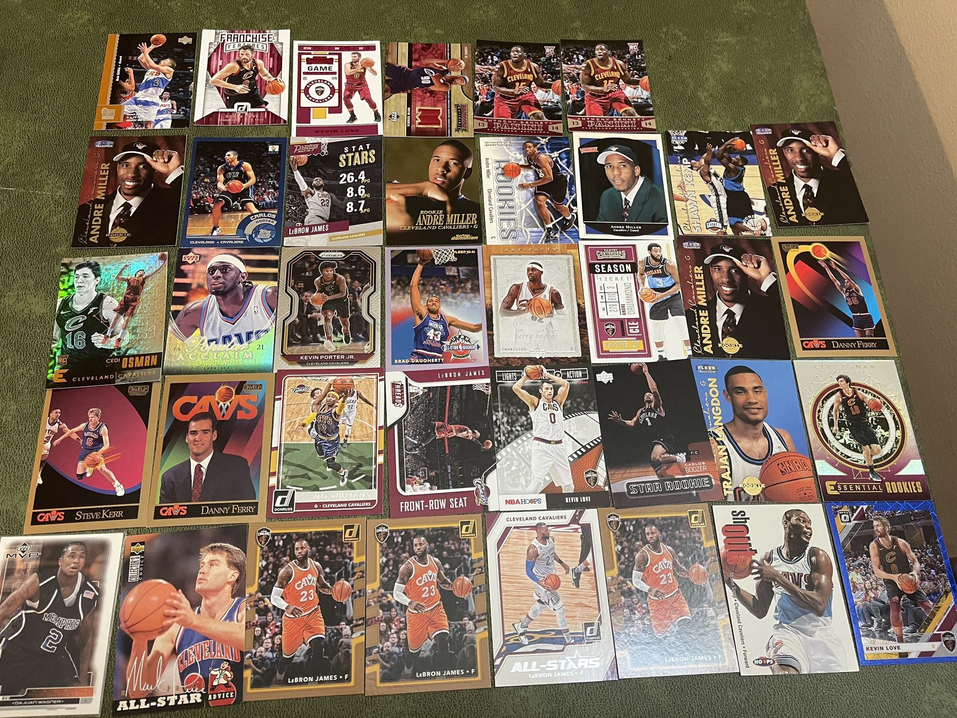 Lot of 38 Cleveland Cavaliers Basketball Cards Including LeBron