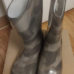 UGG K Ranna Camouflage Rain Boots Size 6 Girls Big Kids