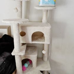 Cat tree