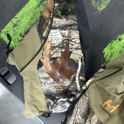 Insulated Boot Covers, 600D Durable Cold Weather Insulators with Water-Resistant PU Leather, Non-Slip Boot Covers for Hunting, Fishing, Camping, and O