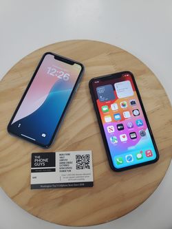 Apple iPhone XR (Unlocked) - Pre-Owned