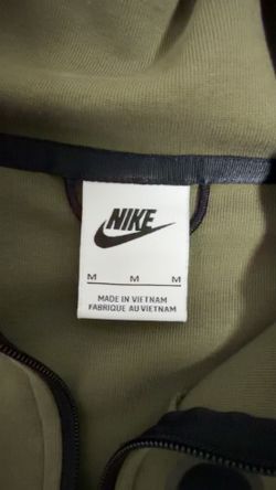 Nike green sportswear tech fleece women’s size Medium