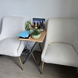 Nice Chairs And Cute Side Table