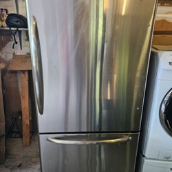 Maytag 22 Cf Refrigerator 