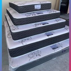 Cal king size mattress/ Cochon