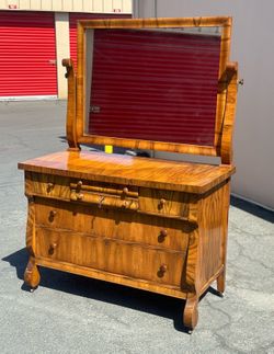 Antique dresser/mirror
