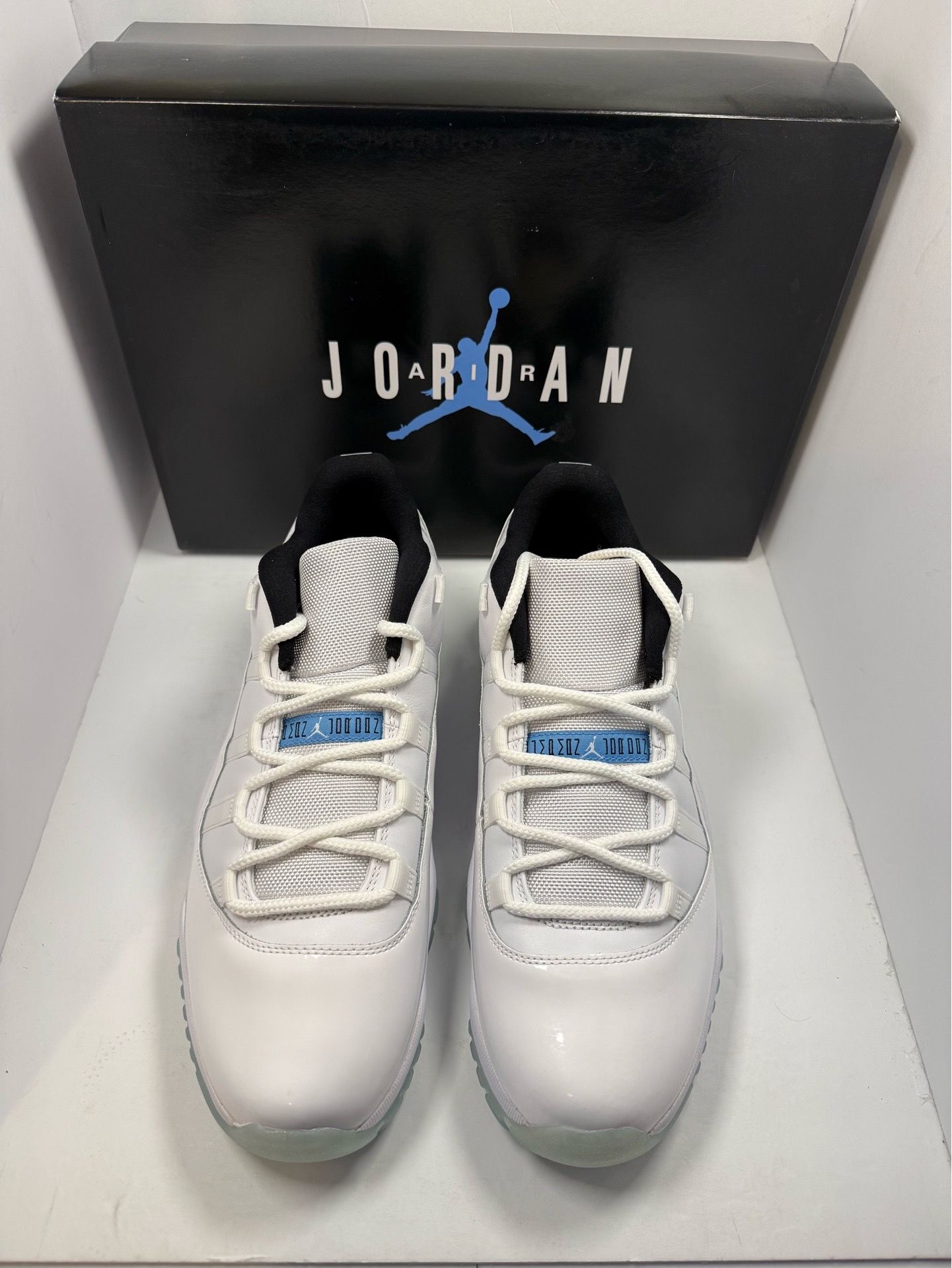 Jordan 11 Low Legend Blue