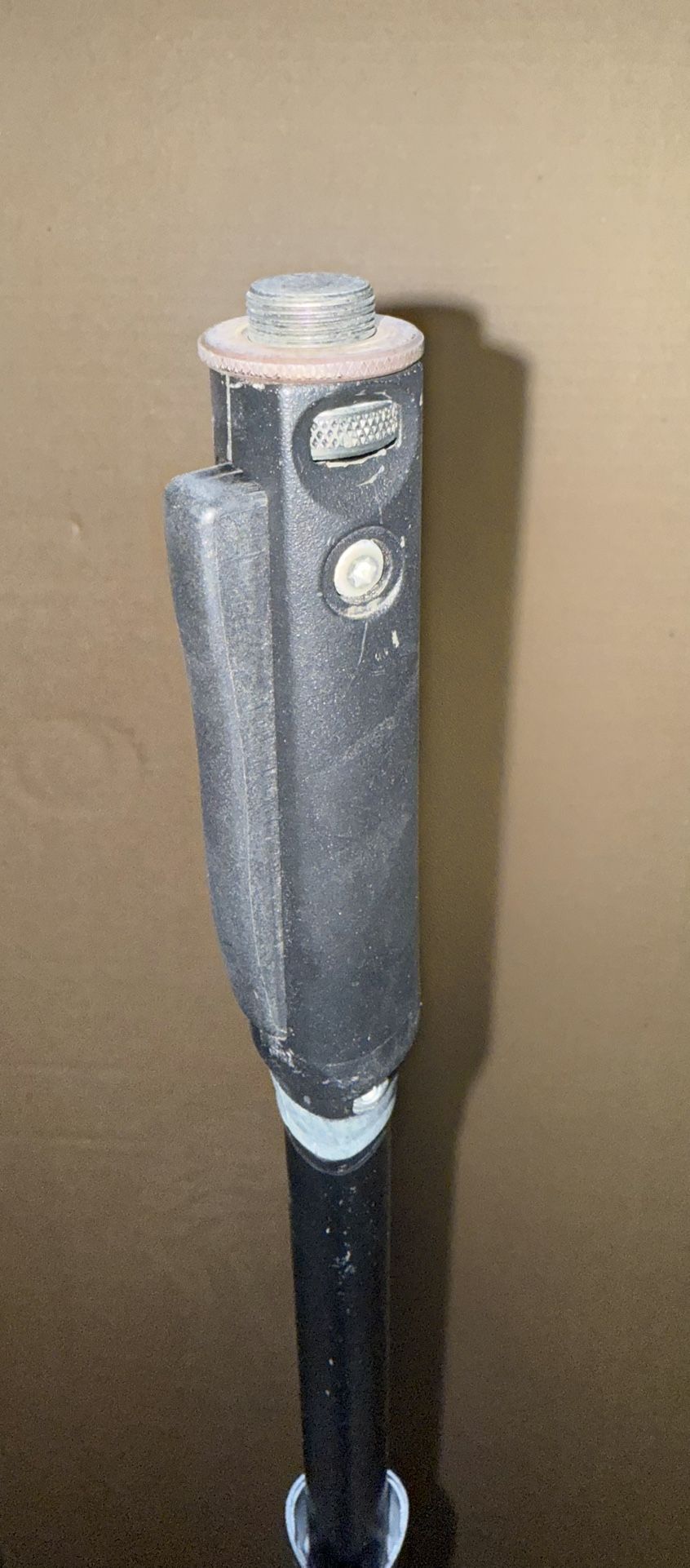 K & M One hand Mic Stand, Round Base, Straight Stand