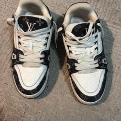 White And Black Louis Vuitton Trainers Shipping Only!