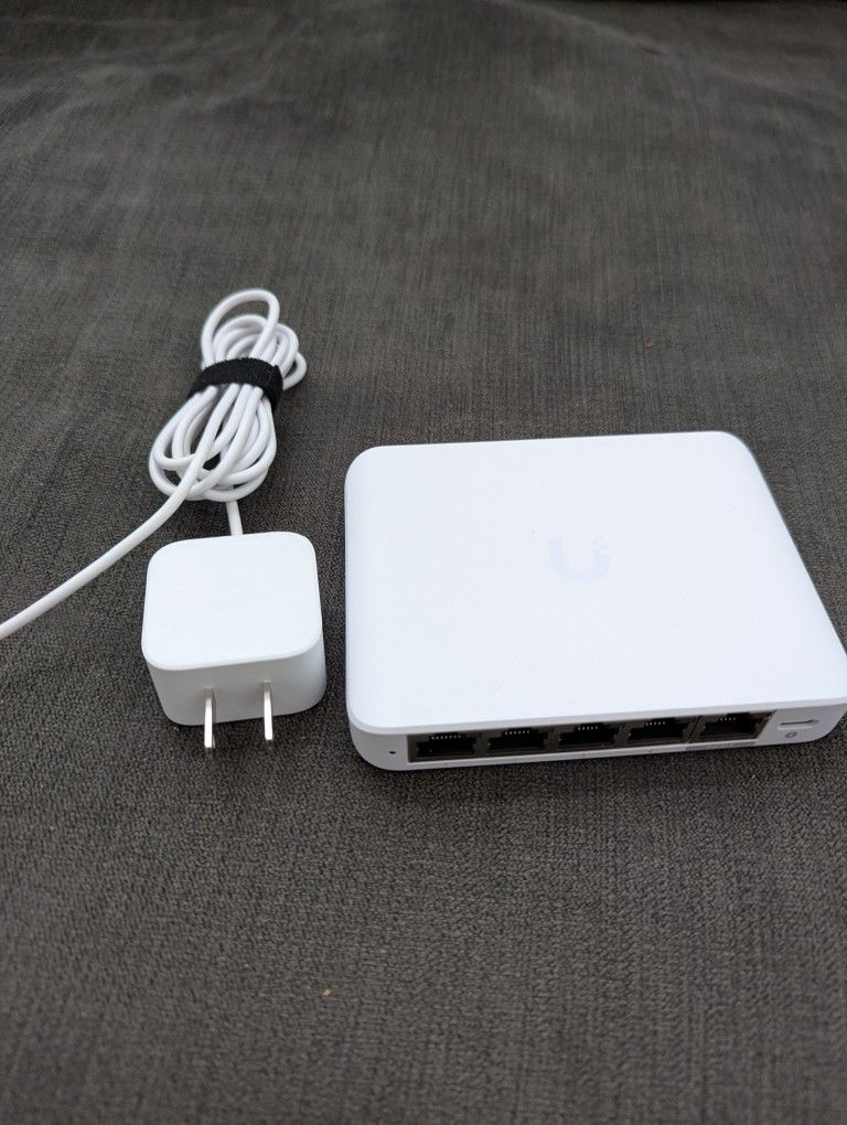 Ubiquiti 2.5g Network Switch 