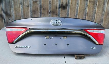 2015-2017 Toyota Camry SE Rear Trunk Lid W/Camera OEM