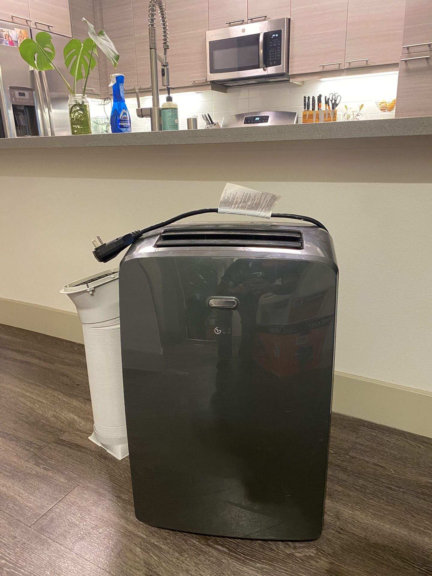 LG Portable Air Conditioner