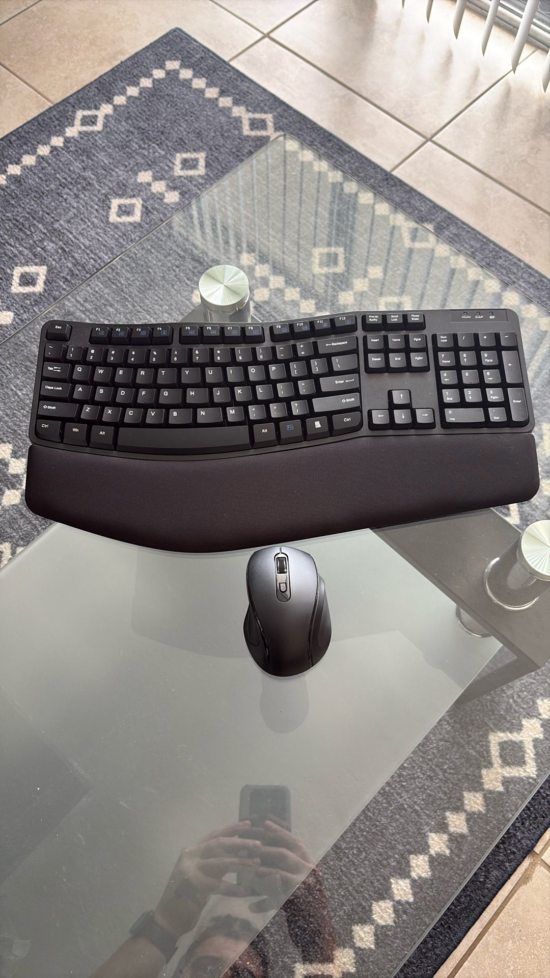 Amazon Basics Wireless Keyboard And Mouse Combo
