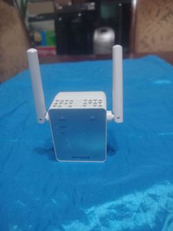 EX3700 .100UKs Netgear EX3700  750Mb/slEEE  802. 11a/b/g /g/nac 2.4/ 5GHz /xPort 10/100 Base TX Wi-Fi Range Extender. Modelo Ex3700