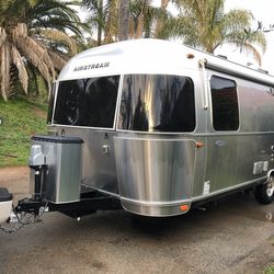 Airstream Flying Cloud