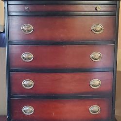 4 Drawer Dresser With Tray