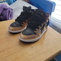 Air jordans Retro 1 Gold And black