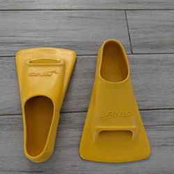 FINIS Training Swim Fins

- 5.5 - 7 Men // 6.5 -8 Women