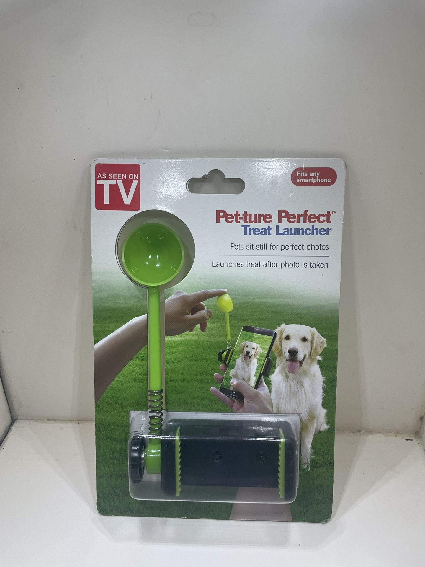 Dog Treat Launcher For Smart Phone