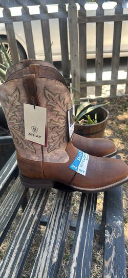 Beautiful ariat boot size 13D for only $140 OBO