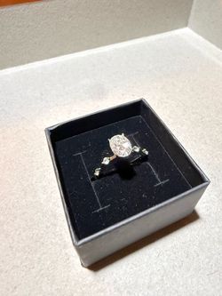 Woman’s Ring