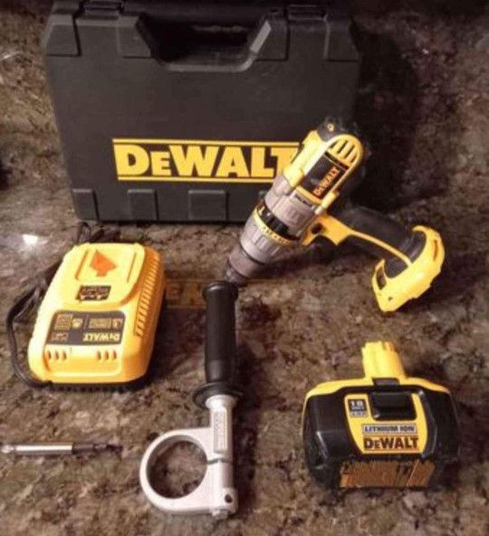 PRE-OWNED - 18V DeWalt DCD970 Cordless Drill/ Driver/ Hammer Drill W/ Battery, Case & Charger.