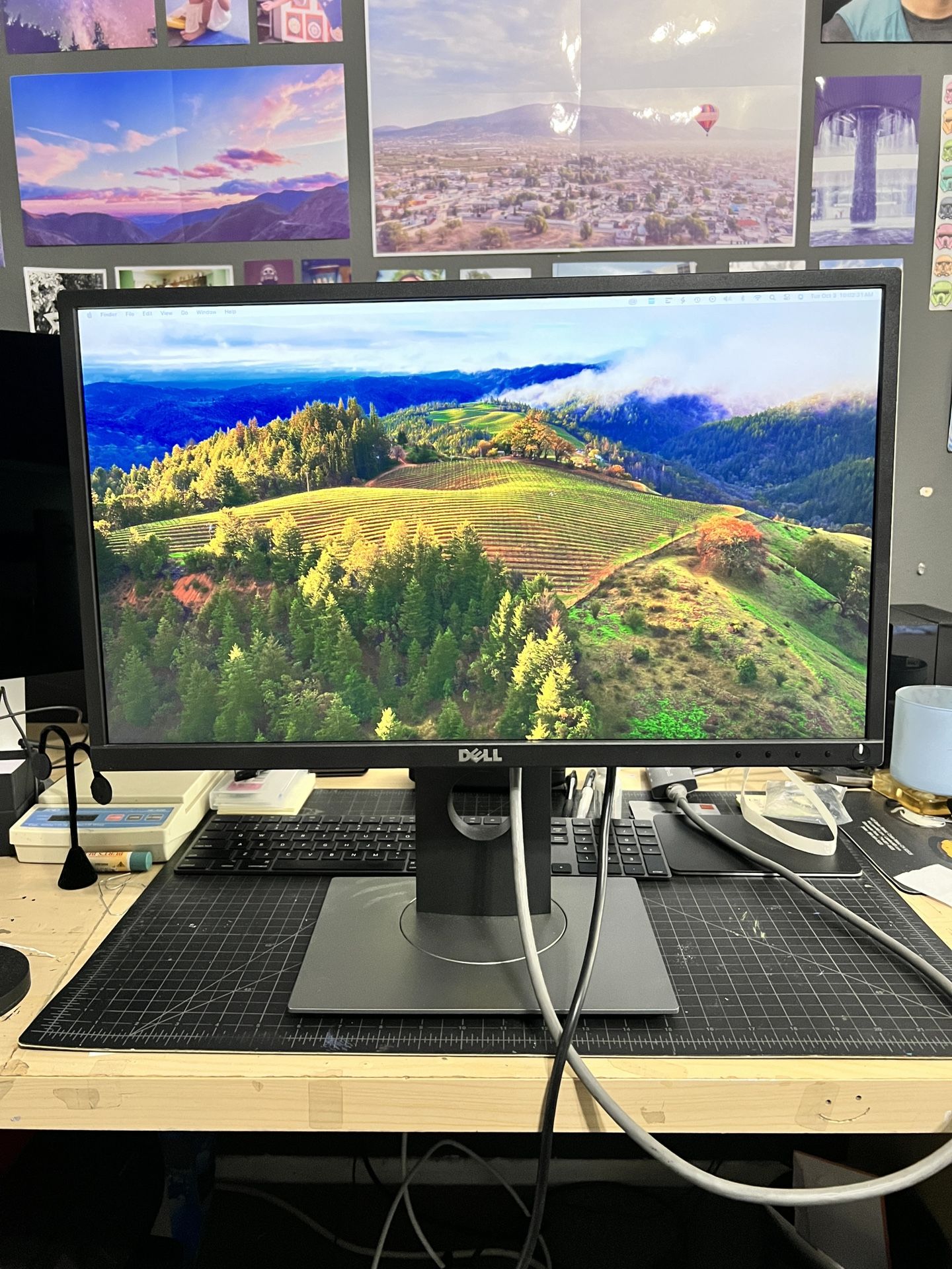 Dell 21.5” LED Rotating Computer Monitor