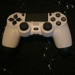 PS4 controller
