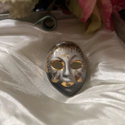 Pretty! Unique ! Vintage Porcelain Mask Face Pin/Brooch 
