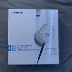Bose On Ear Headphones (white)