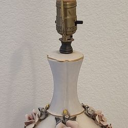 Vintage 
Hollywood Regency Style Porcelain Lamp 
Applied Roses Flowers 
Pink Floral Decor