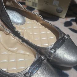 Michael Kors Shoes 9.5 Never Used 