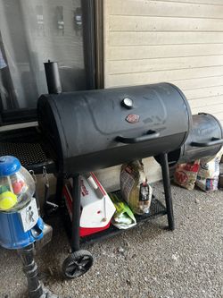 Char Griller Charcoal grill + Smoker 