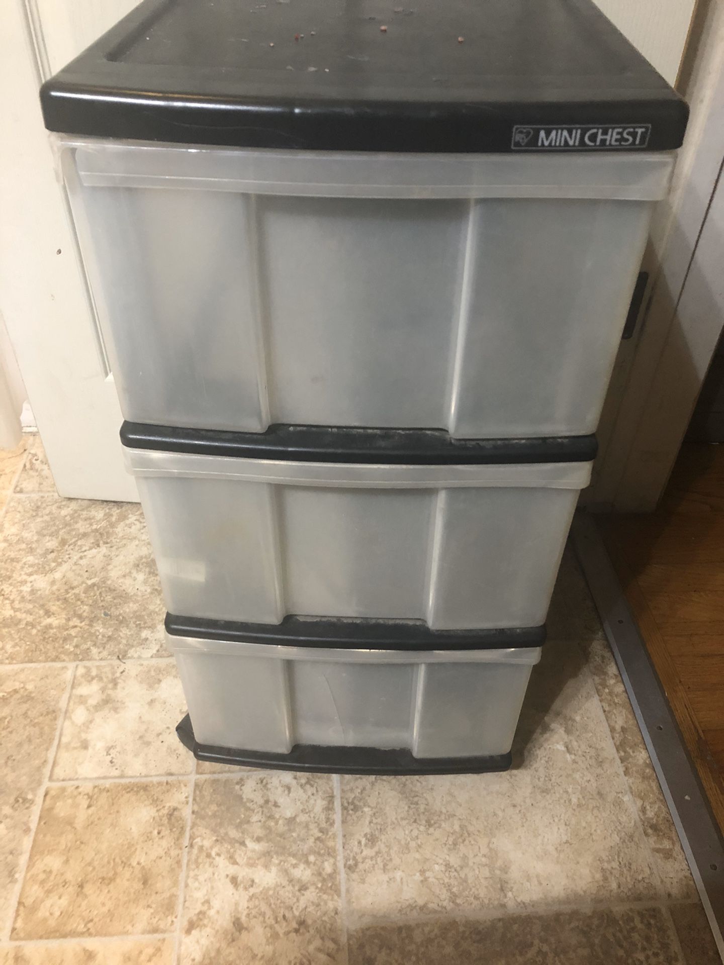 Plastic drawers