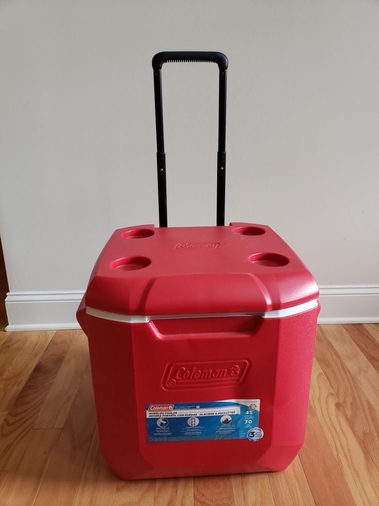 Coleman cooler with wheels and extendable handle
