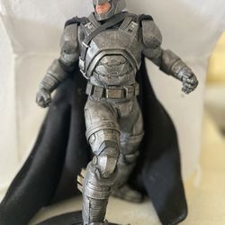 Batman Statue 