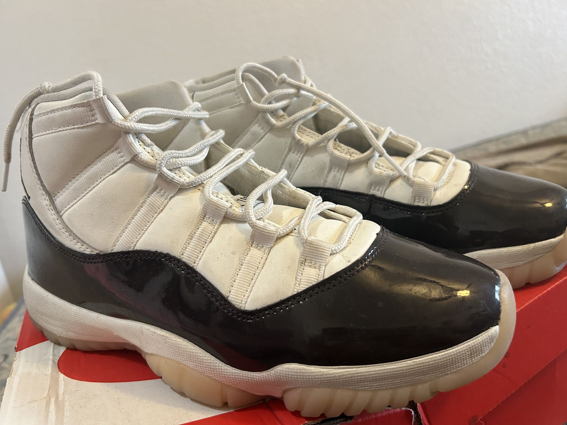 MENS JORDAN 11s NEAPOLITAN Size (11)