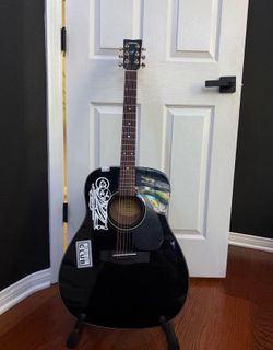 Acoustic guitar Yamaha F335