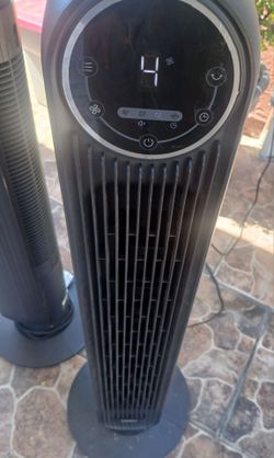 Dreo tower fan moves side to side 4 speeds aire condicionado