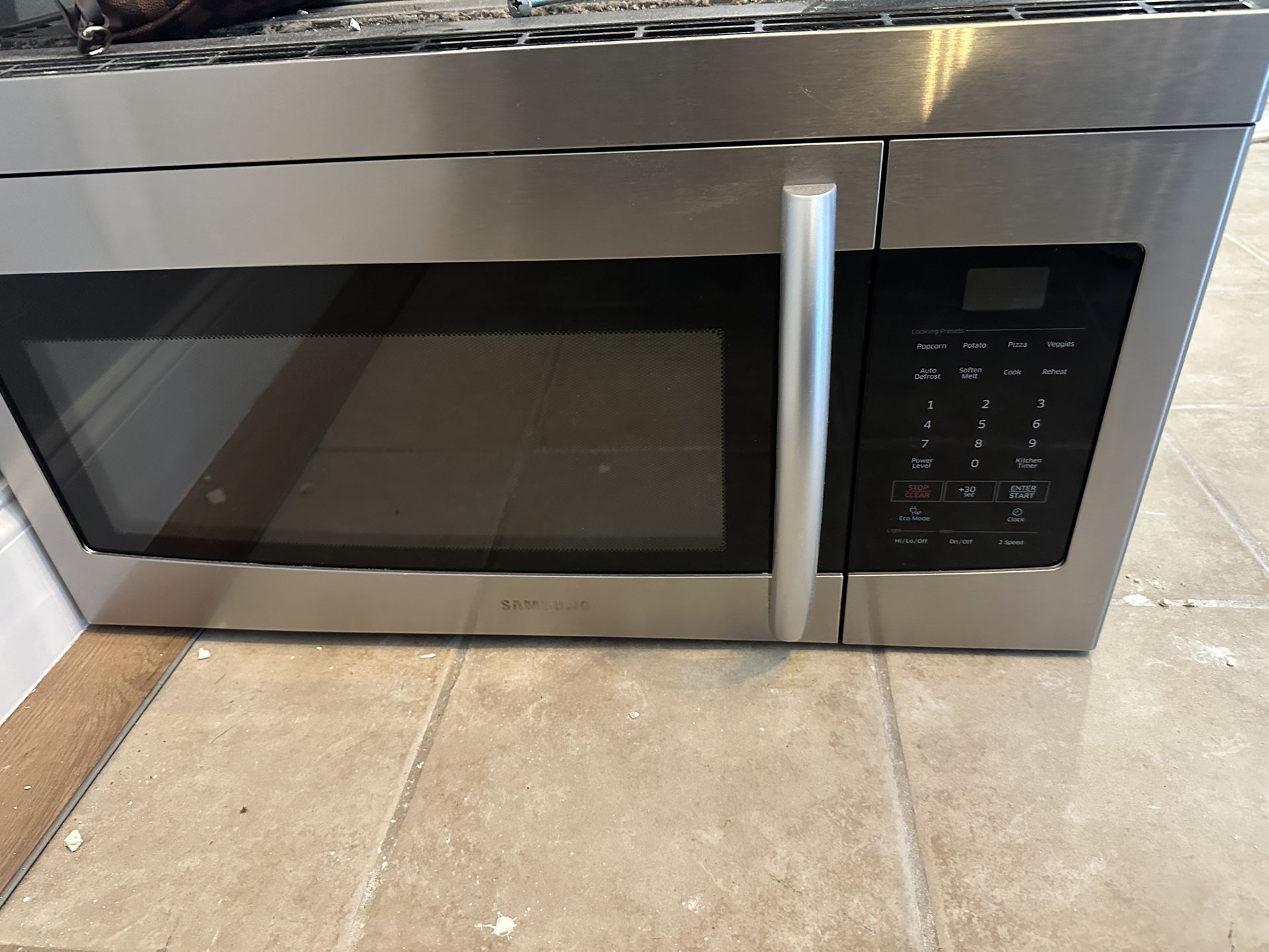 Microwave Samsung 30”
