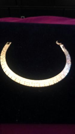 Bracelet Nugget Style. Gold plated over stainless steel. Brand New. Top quality!