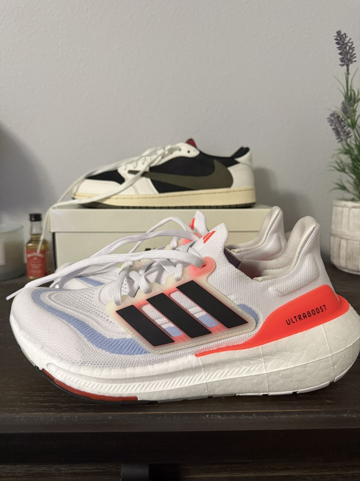 Adidas Ultraboost Light Size 8.5