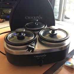 3 Pot Mini Crockpot For Small Meals Or Dips for Sale in Mililani, HI