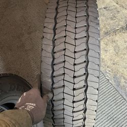 225/70/19.5 Continental