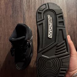 Black jordan 3s